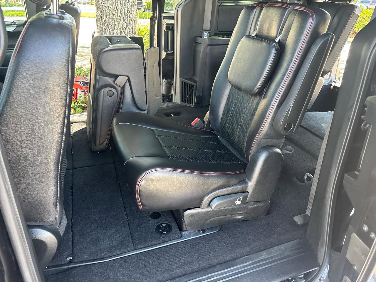 Used 2019 Dodge Grand Caravan GT image 35