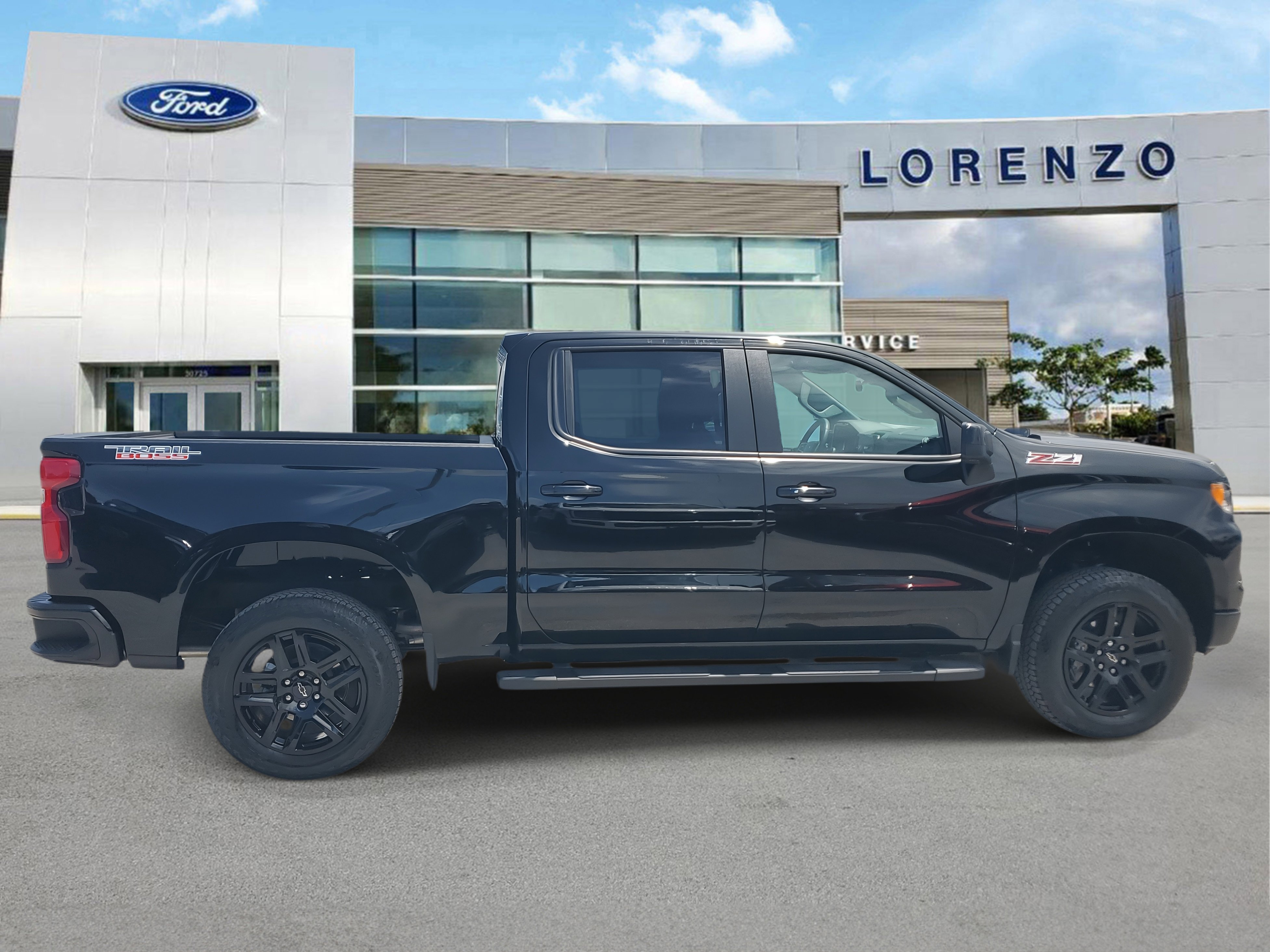 Used 2025 Chevrolet Silverado 1500 LT Trail Boss image 4
