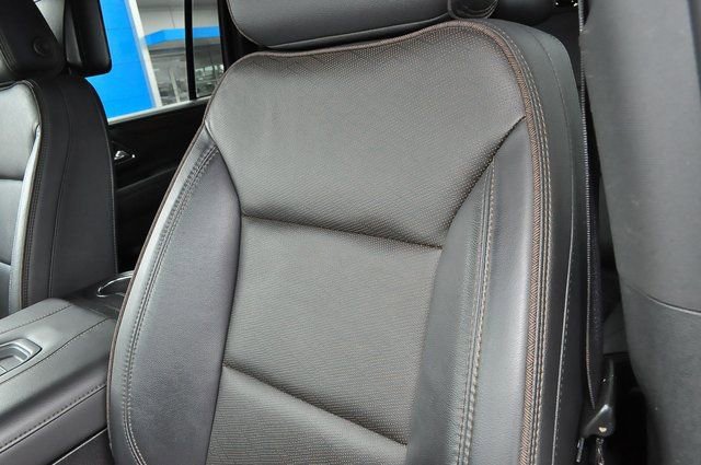 Used 2024 Chevrolet Suburban High Country w/ Advanced Technology Package image 10
