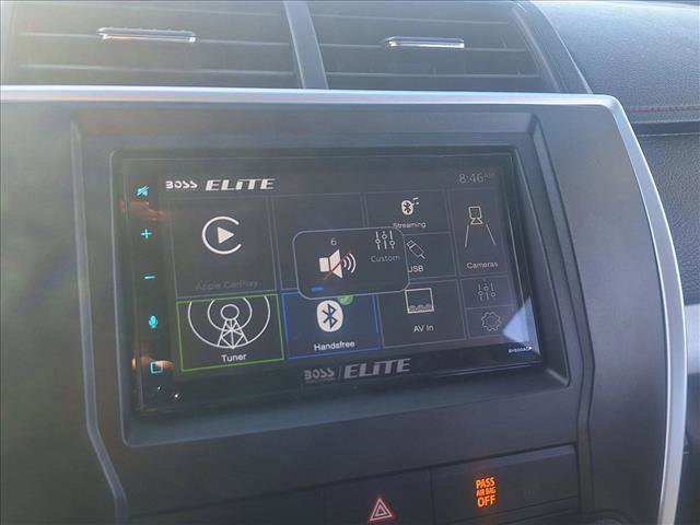 Used 2017 Toyota Camry SE image 12