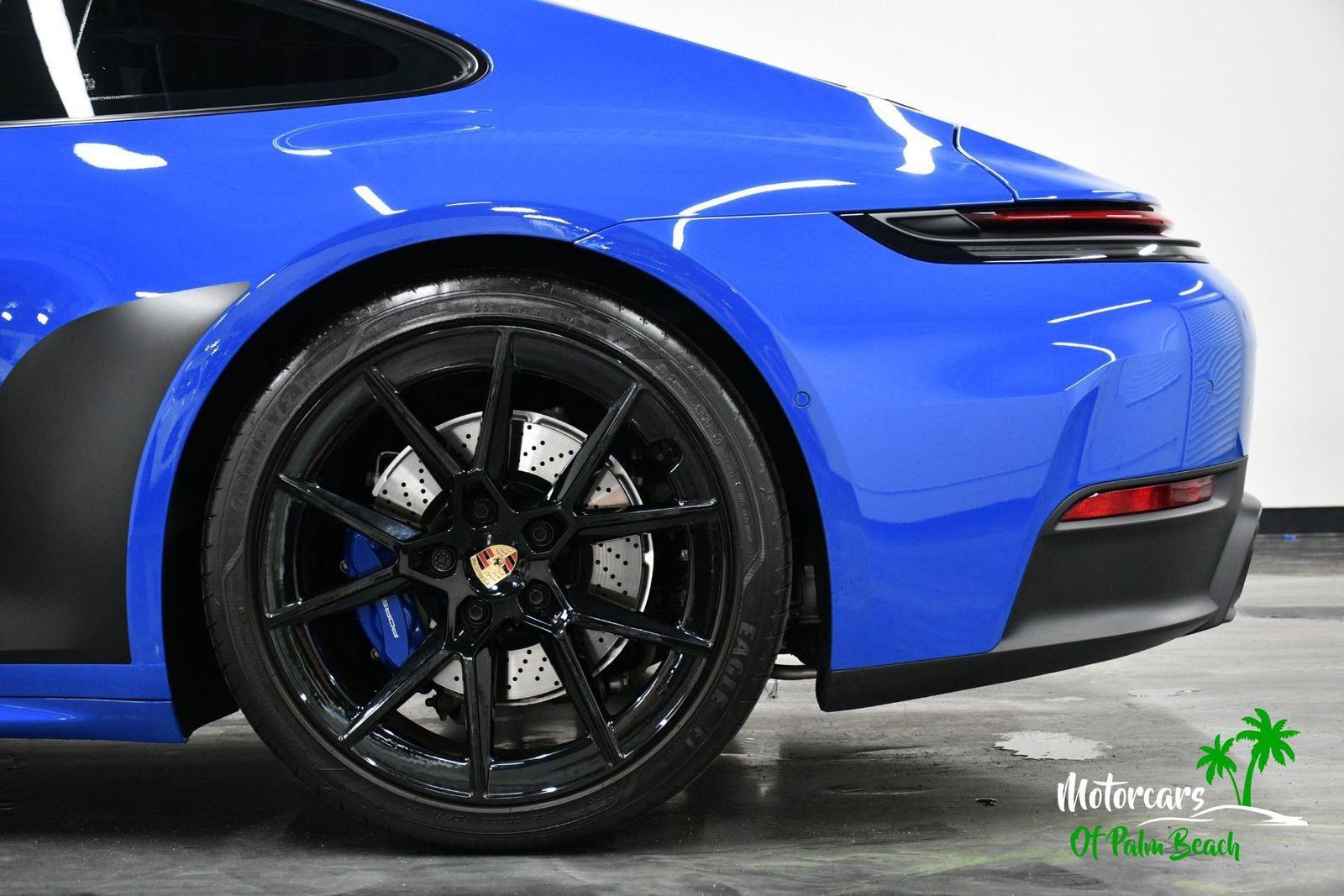 Used 2025 Porsche 911 Carrera RWD image 14
