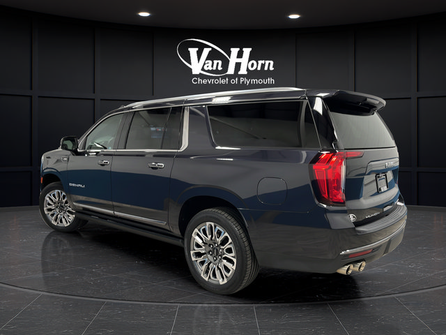 Used 2023 GMC Yukon XL Denali Ultimate AWD/4WD image 5