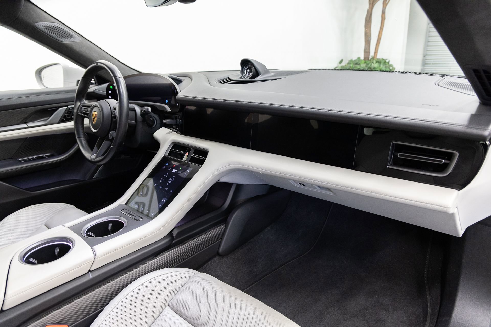 Used 2021 Porsche Taycan Turbo S AWD/4WD image 13