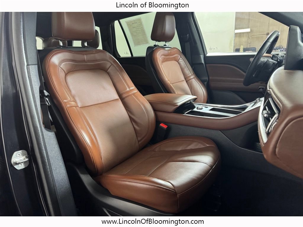 Certified 2025 Lincoln Aviator Reserve AWD/4WD image 13