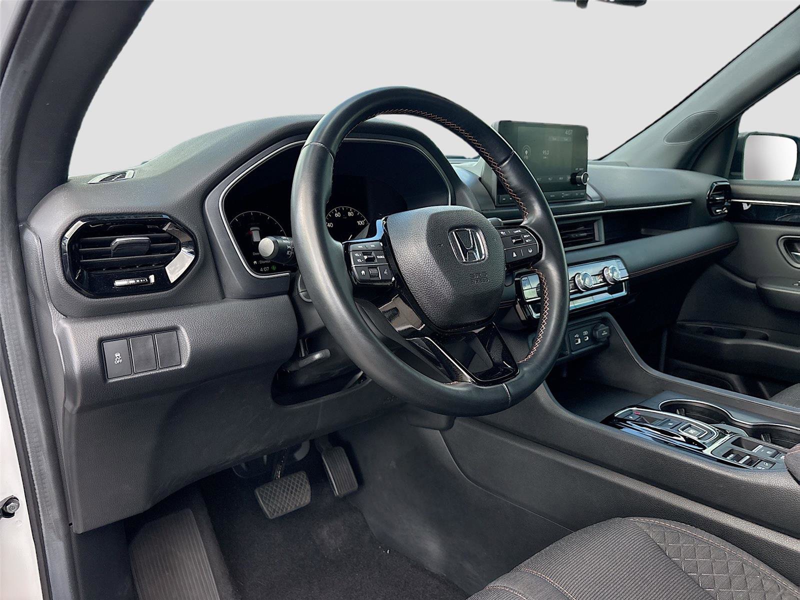 Certified 2025 Honda Pilot Sport image 10