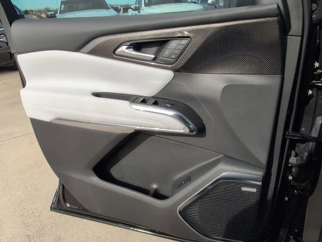 New 2026 Chevrolet Traverse High Country w/ LPO, Floor Liner Package image 17