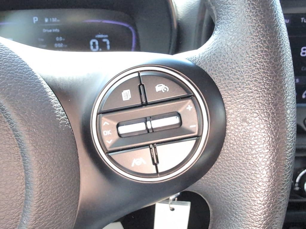 Used 2023 Kia Soul LX w/ Option Group 015 FWD image 17