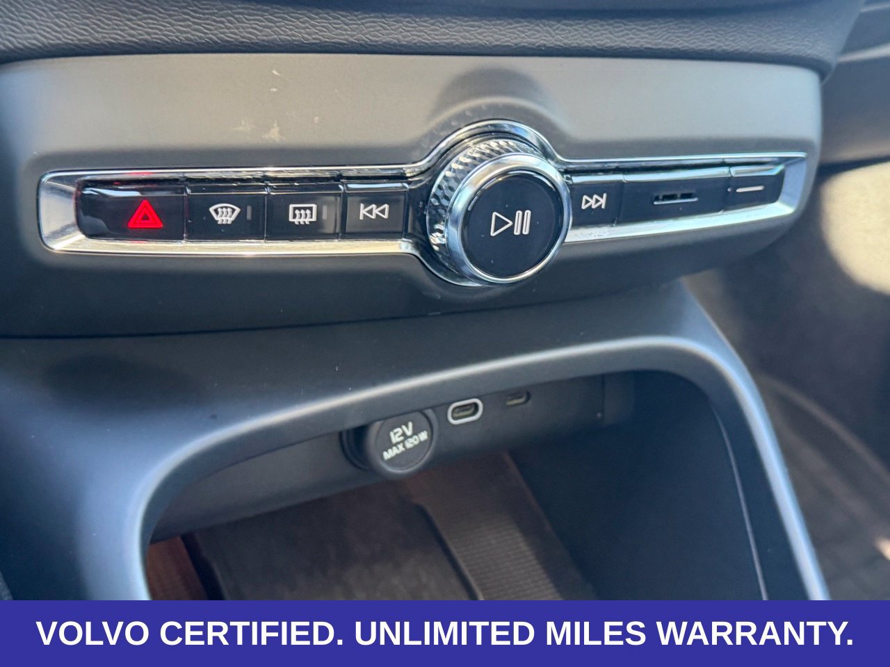 Certified 2024 Volvo XC40 B5 Core w/ Protection Package Premier AWD/4WD image 26