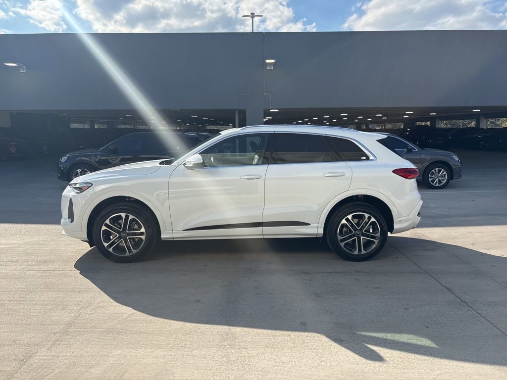 Certified 2025 Audi Q5 Premium Plus w/ Premium Plus image 9