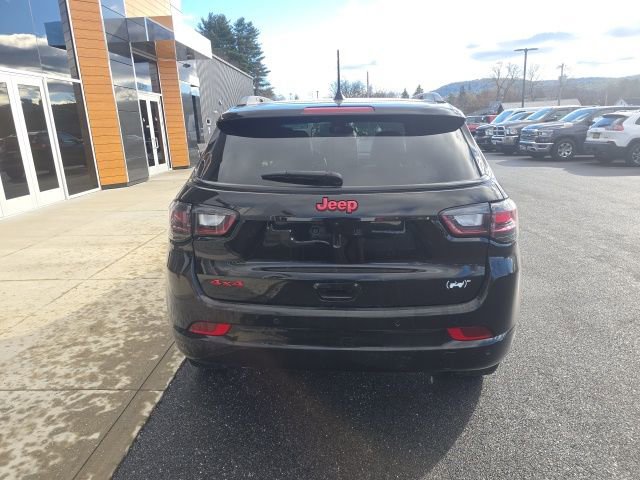 Used 2023 Jeep Compass Limited w/ Elite Group for (Red) Edition image 5