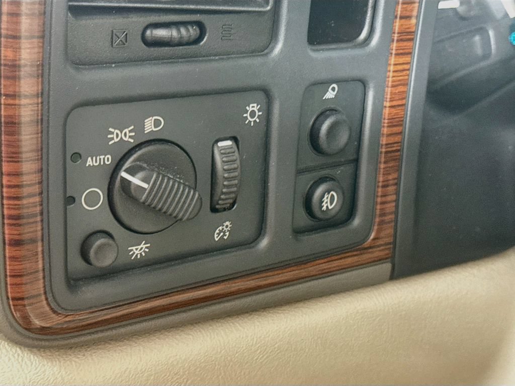 Used 2003 Cadillac Escalade EXT AWD/4WD image 10