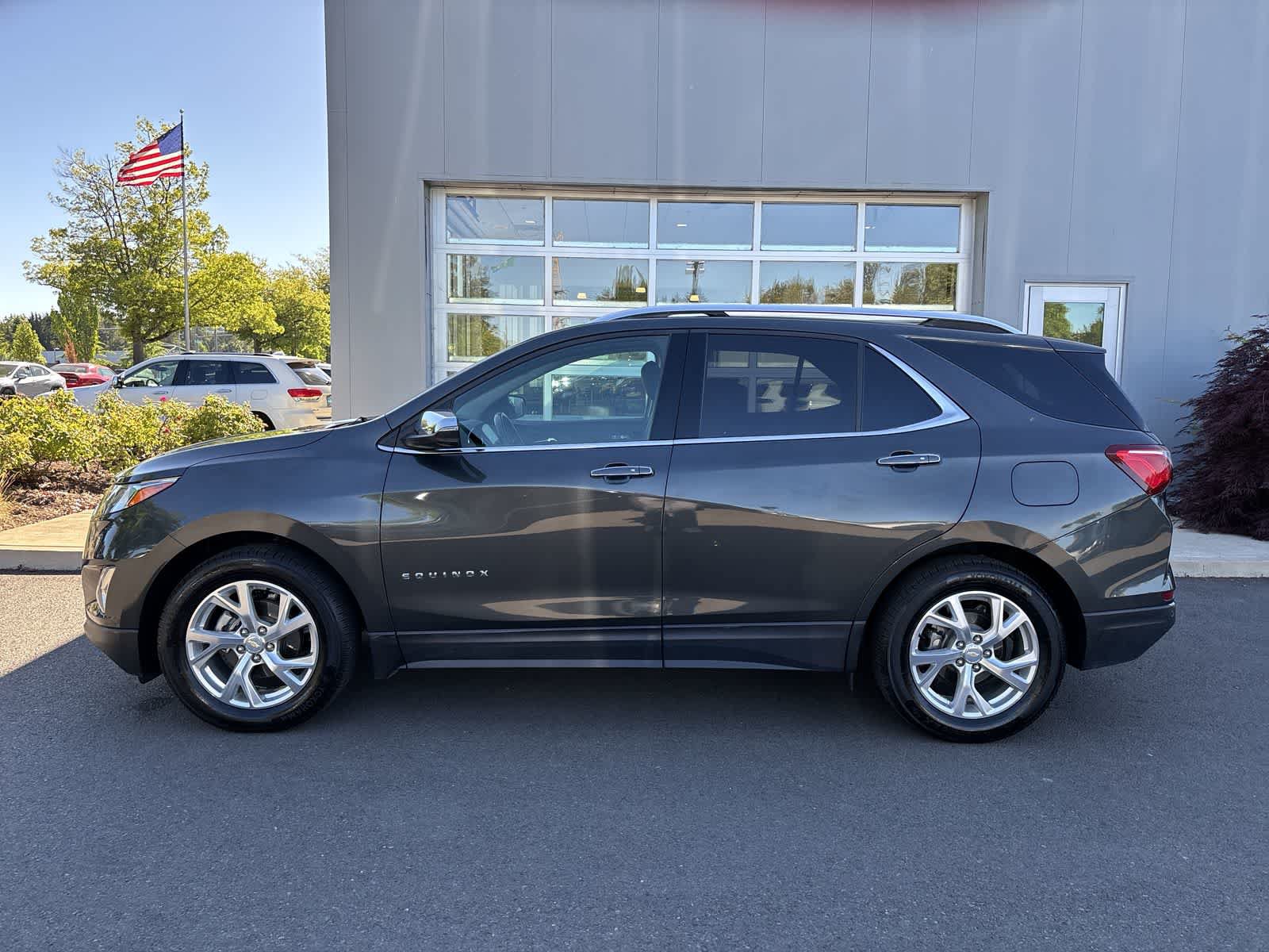 Used 2018 Chevrolet Equinox Premier FWD image 2