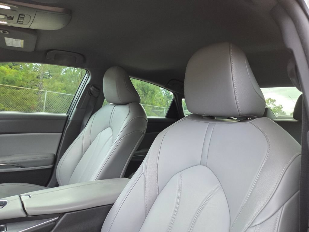 Certified 2021 Toyota Avalon XLE FWD image 23