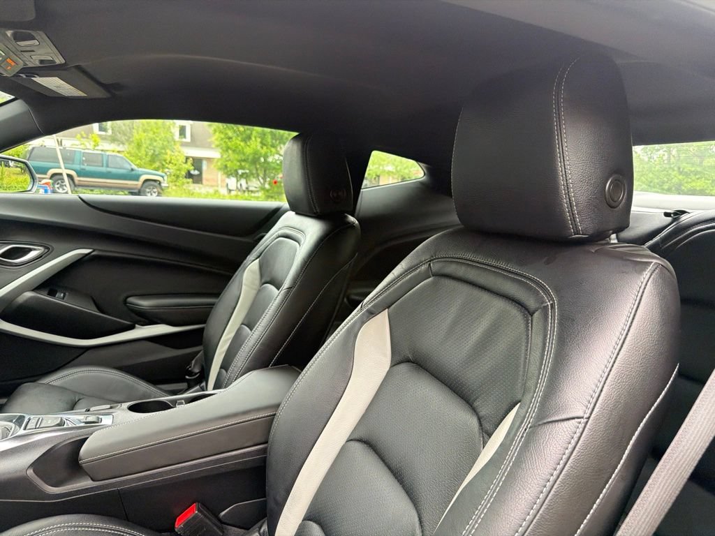 Used 2020 Chevrolet Camaro SS RWD image 10