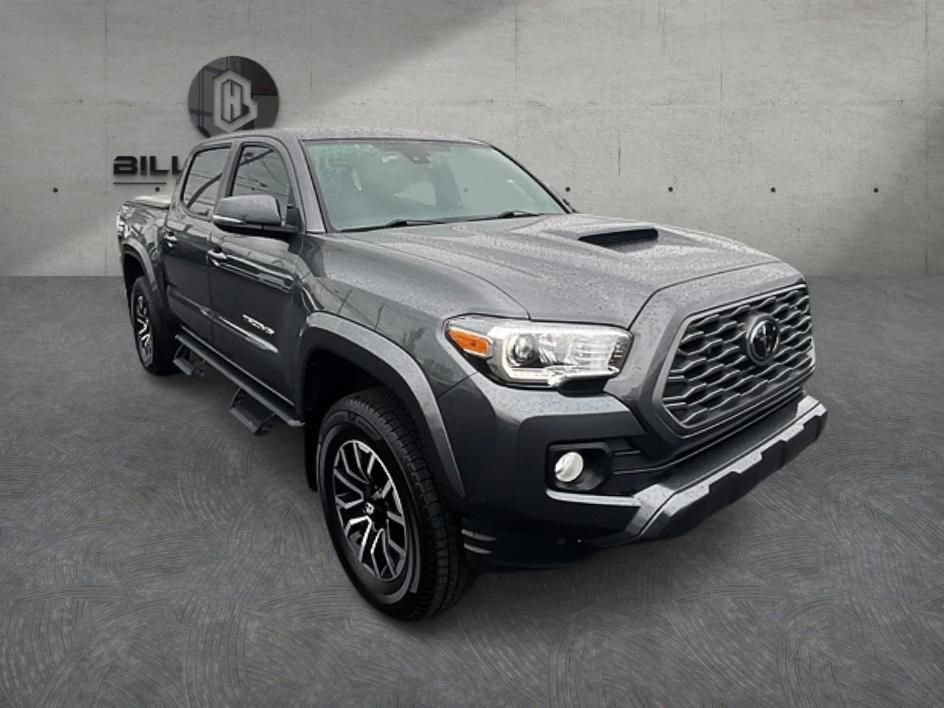 Used 2021 Toyota Tacoma TRD Sport w/ Technology Package AWD/4WD image 3