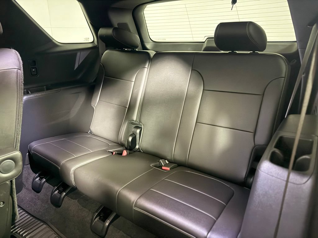 Used 2023 Chevrolet Traverse LT w/ LT Premium Package AWD/4WD image 22