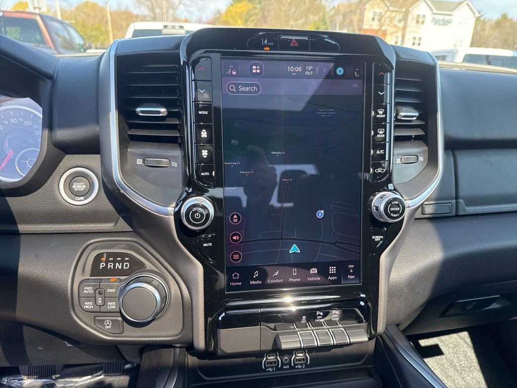 New 2026 RAM 1500 4x4 Crew Cab image 13