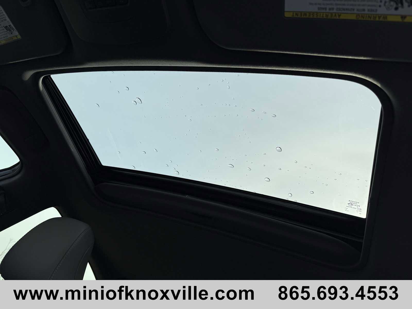 Used 2022 Toyota Avalon XLE image 24