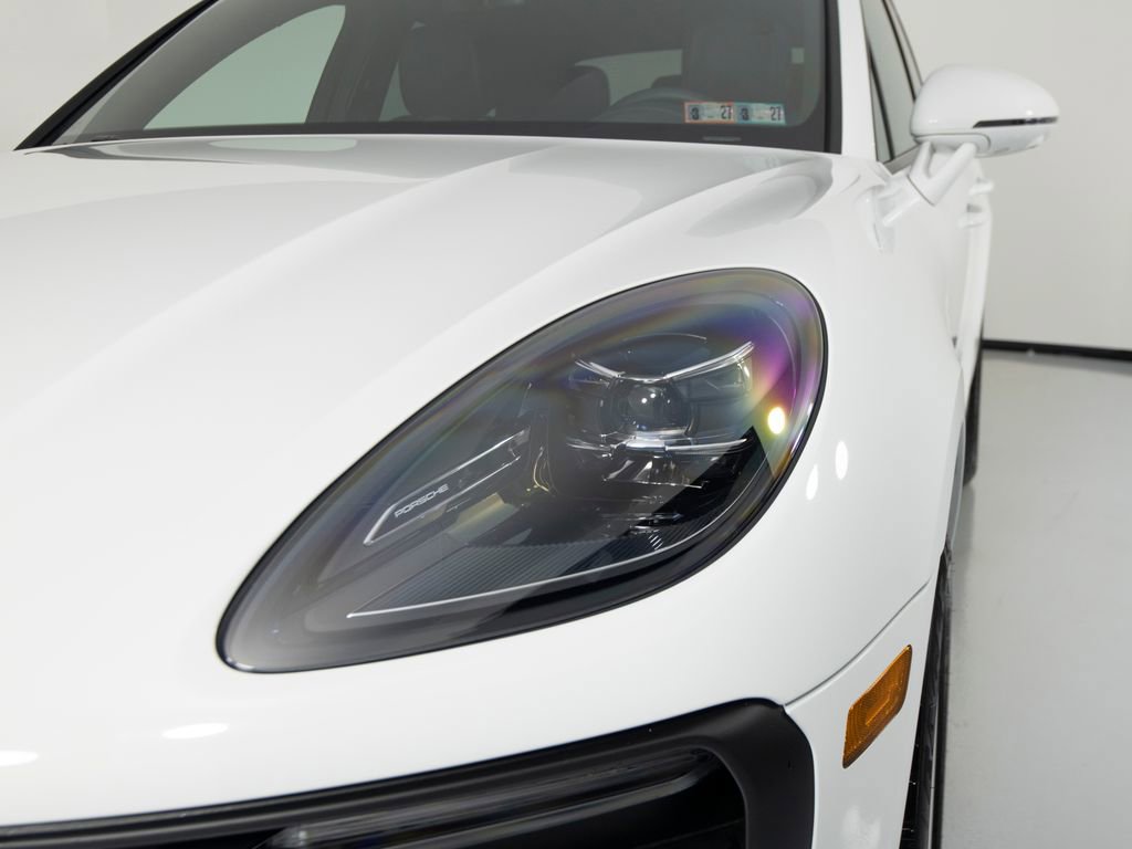Certified 2026 Porsche Macan AWD/4WD image 36