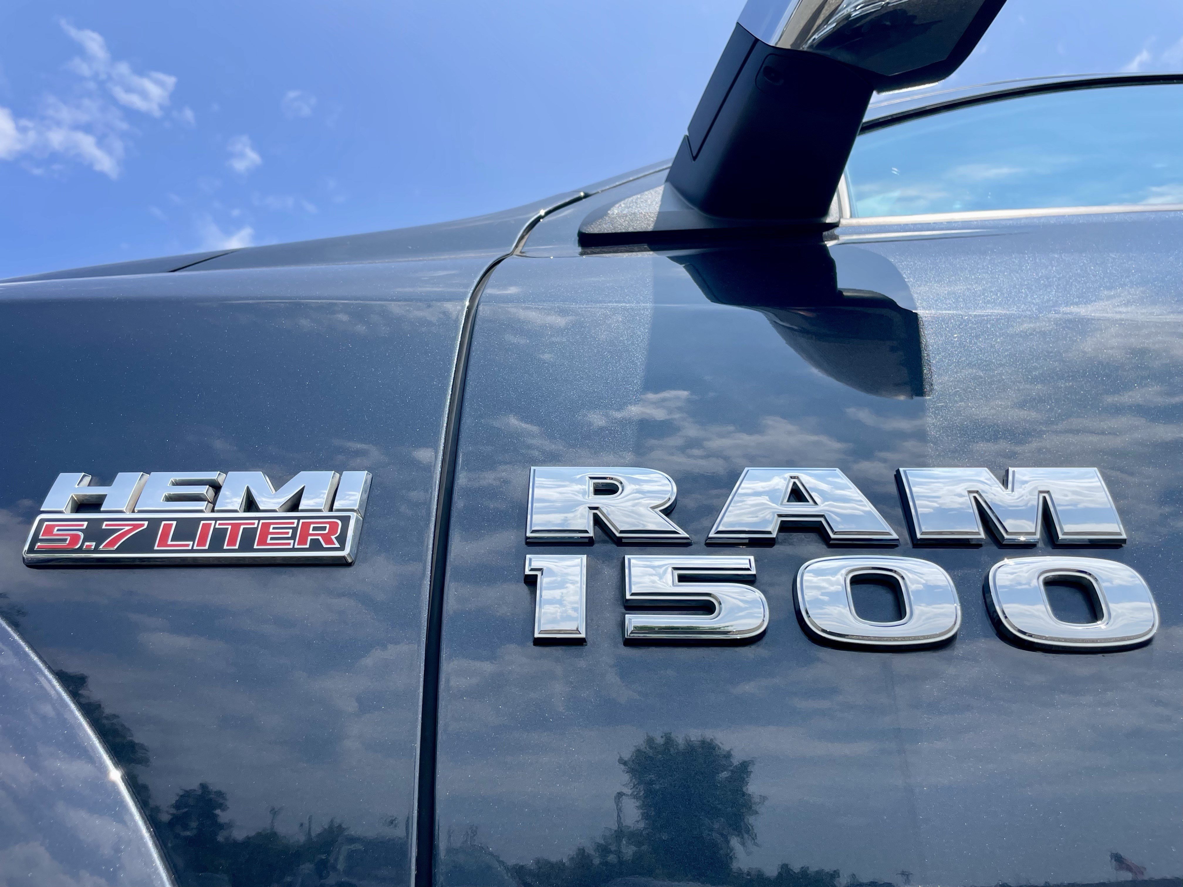 Used 2017 RAM 1500 Laramie w/ Convenience Group AWD/4WD image 32