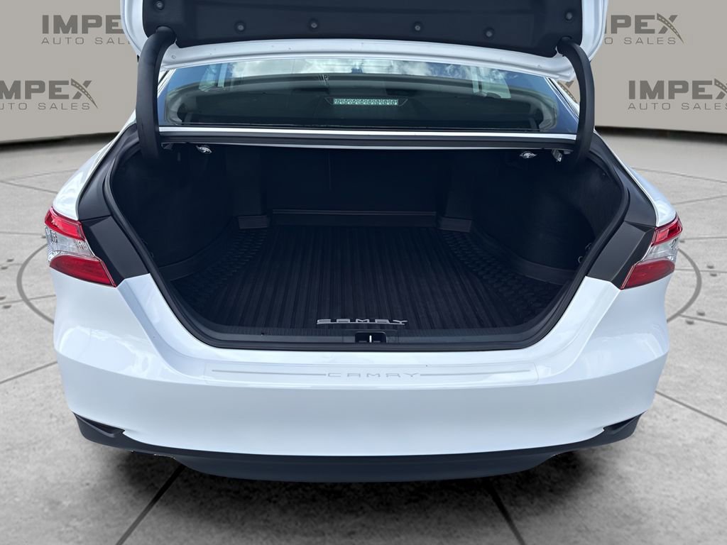 Used 2019 Toyota Camry LE FWD image 28
