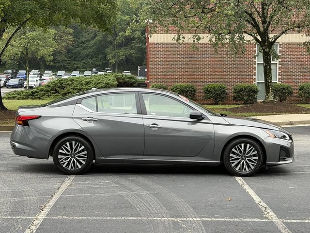 Used 2025 Nissan Altima 2.5 SV FWD image 10