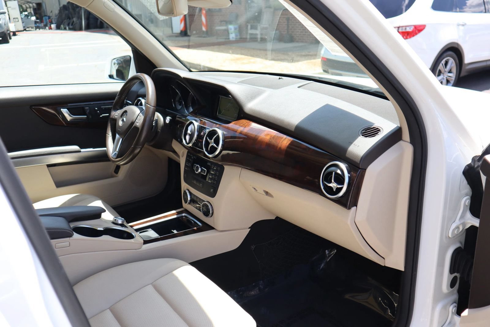 Used 2015 Mercedes-Benz GLK 350 2WD image 17