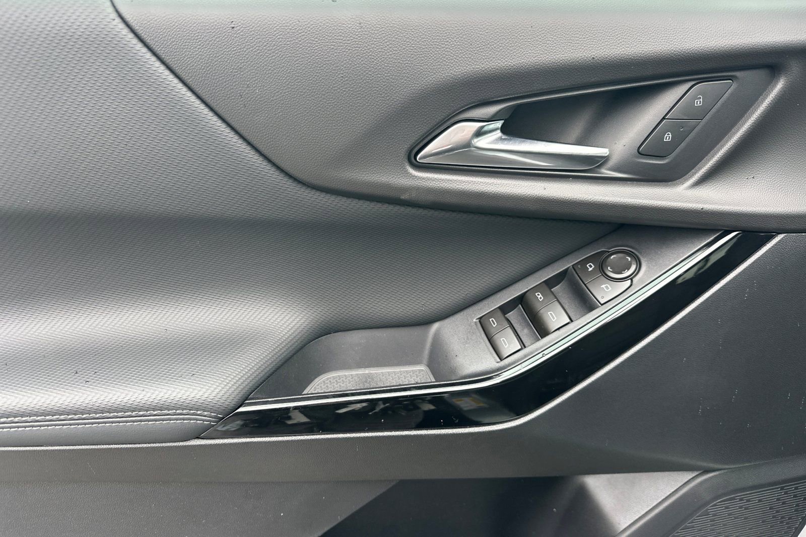 New 2026 Chevrolet Equinox LT w/ Safety and Technology Package image 11