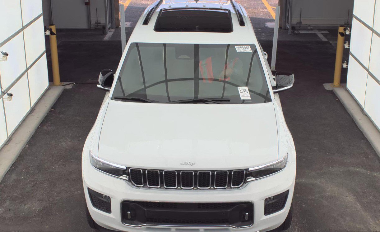 Used 2024 Jeep Grand Cherokee L Overland w/ Rear Seat Video Group I image 3