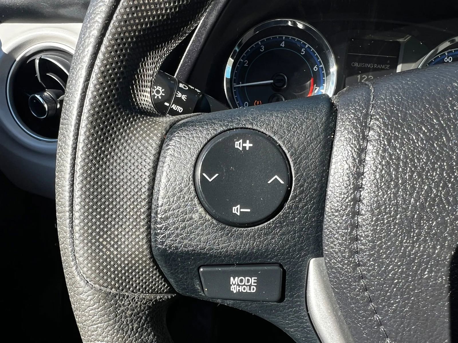 Used 2019 Toyota Corolla LE image 18