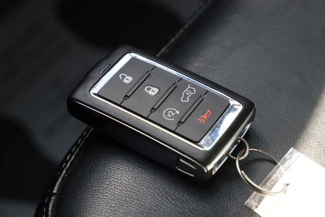 Used 2021 Jeep Grand Cherokee L Limited image 32