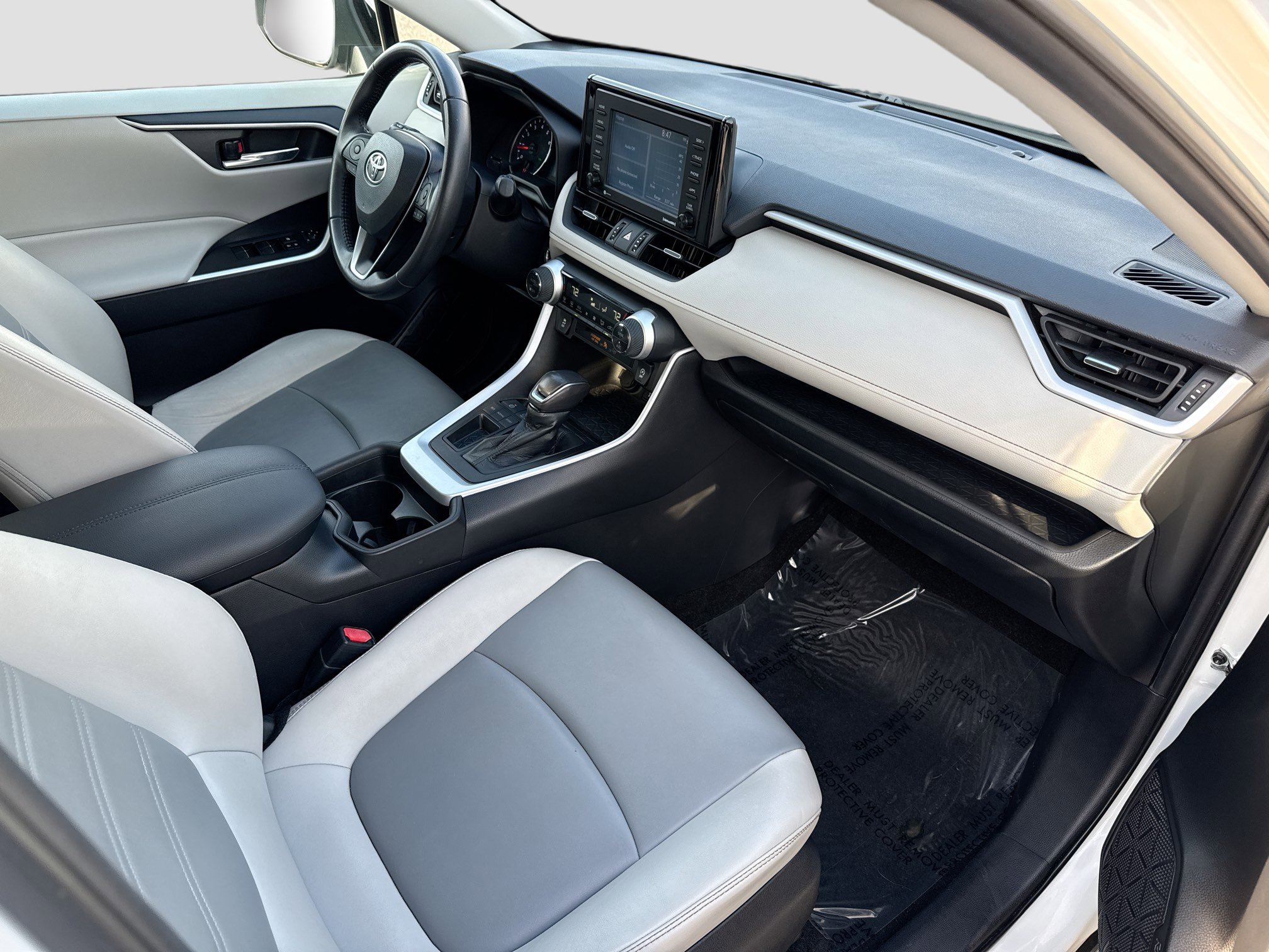 Used 2021 Toyota RAV4 XLE Premium image 14