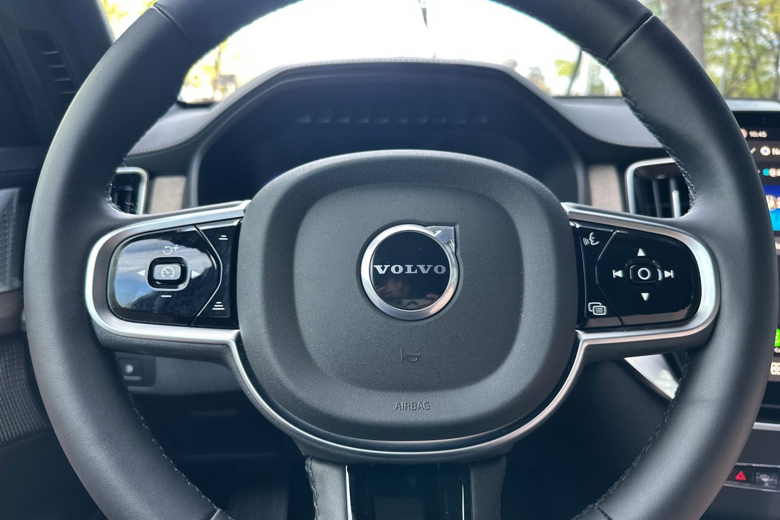 Used 2026 Volvo XC90 T8 Ultra w/ Lounge Package image 30