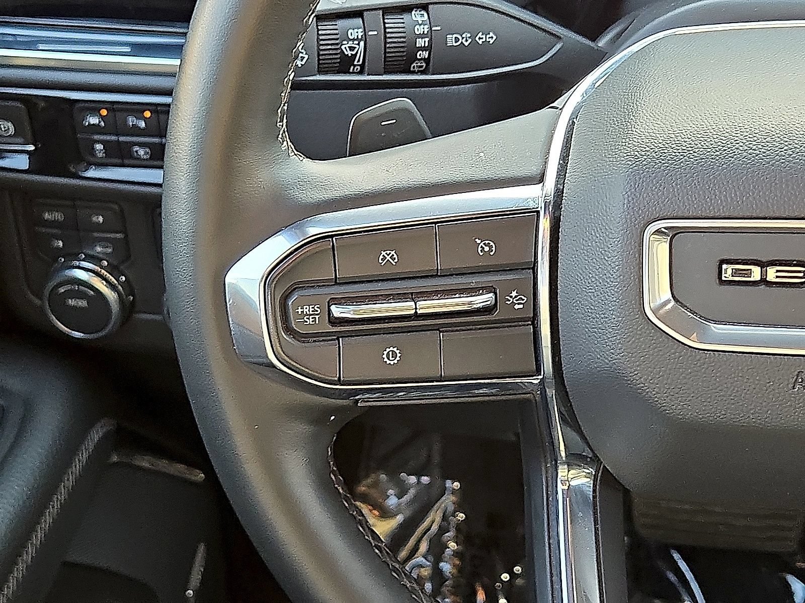 Used 2025 GMC Yukon Denali AWD/4WD image 20