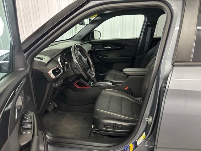 Used 2022 Chevrolet TrailBlazer RS w/ Technology Package image 2