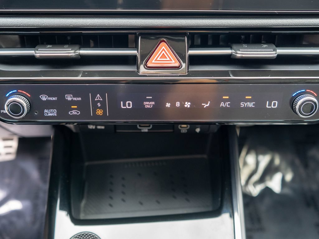 Certified 2024 Kia Niro EX Touring FWD image 24