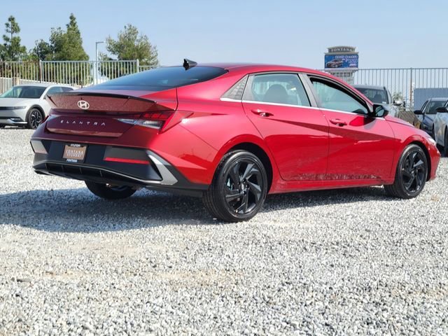 New 2026 Hyundai Elantra SEL Sport Premium image 2