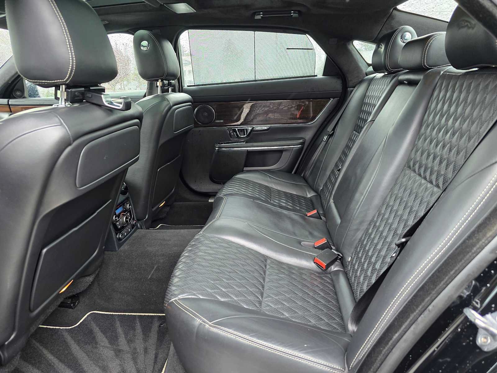 Used 2019 Jaguar XJ L Portfolio RWD image 17