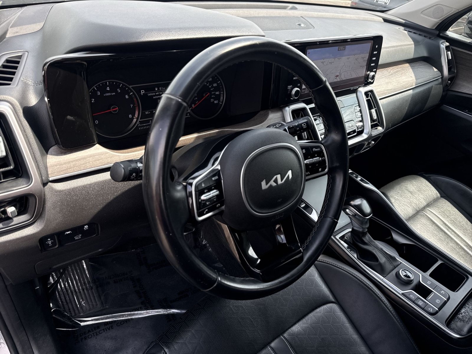 Used 2022 Kia Sorento EX w/ Panoramic Sunroof Package FWD image 14