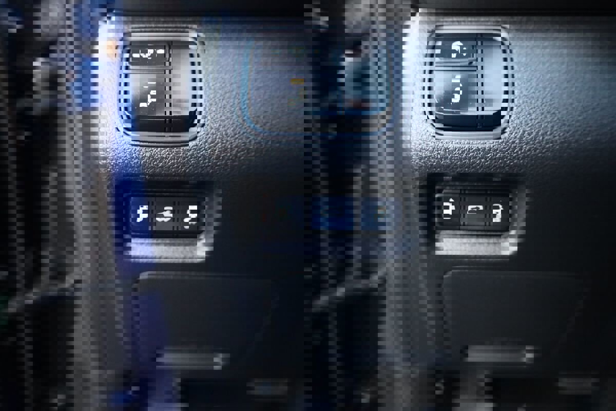 Used 2018 Kia Optima S w/ Panoramic Sunroof Package image 21