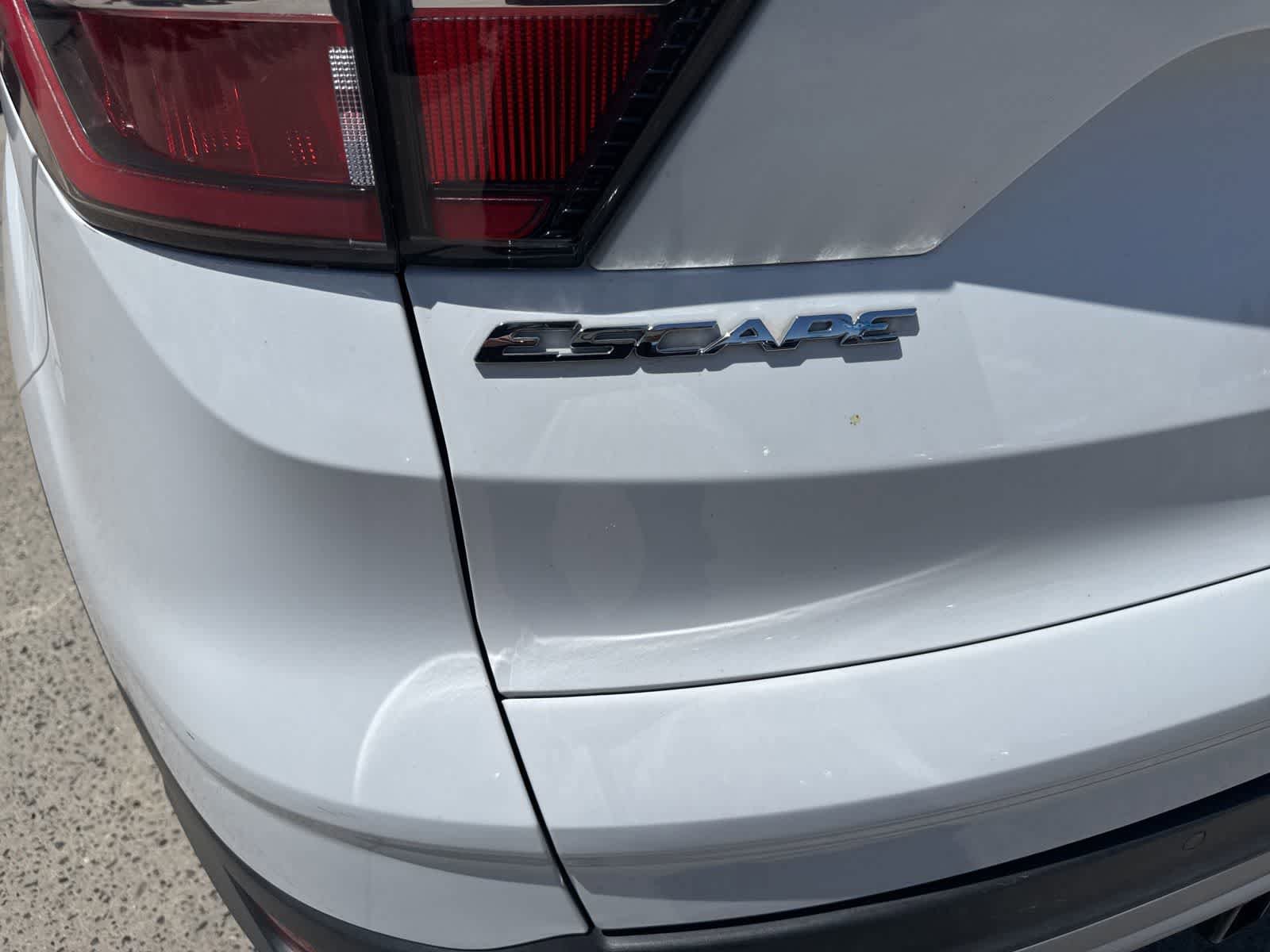 Used 2017 Ford Escape SE w/ Equipment Group 201A FWD image 12