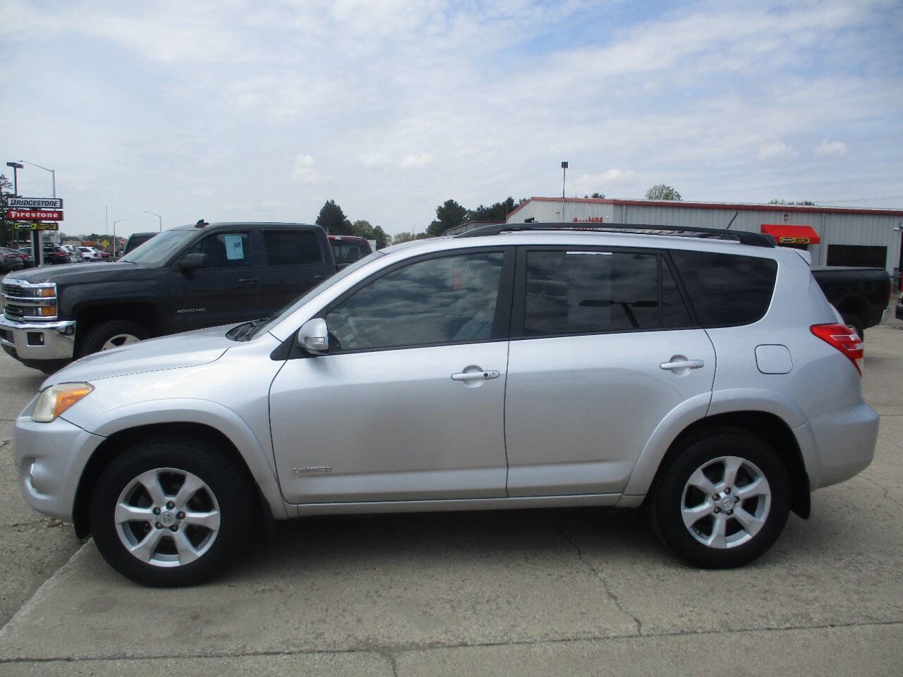 Used 2010 Toyota RAV4 Limited AWD/4WD image 4