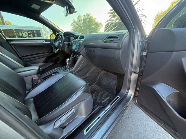 Used 2022 Volkswagen Tiguan SE R-Line image 10