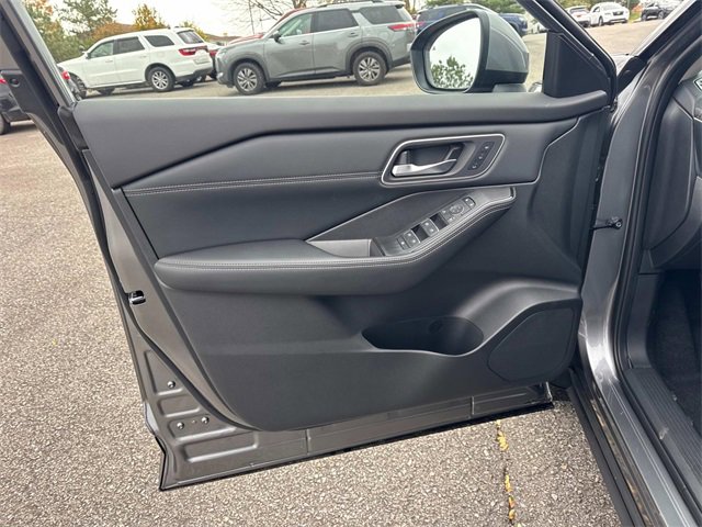 New 2026 Nissan Rogue Platinum w/ Platinum Premium Package image 23