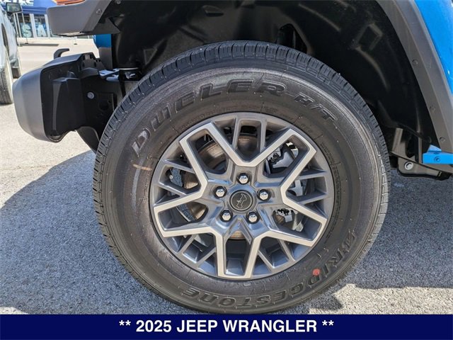 New 2025 Jeep Wrangler Sahara w/ Technology Group image 30