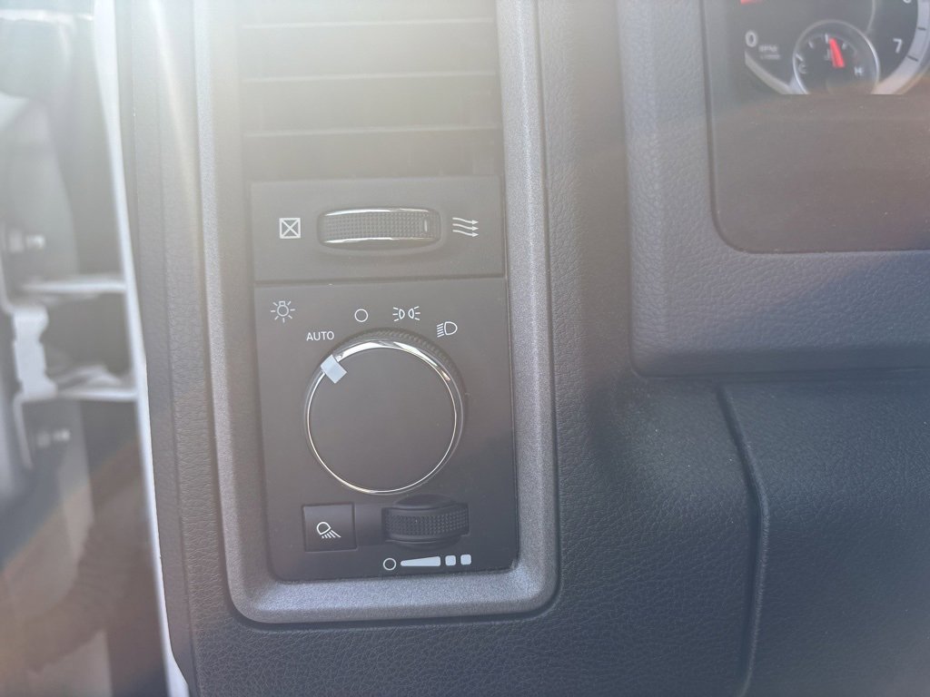 Used 2017 RAM 2500 Tradesman w/ Chrome Appearance Group image 12