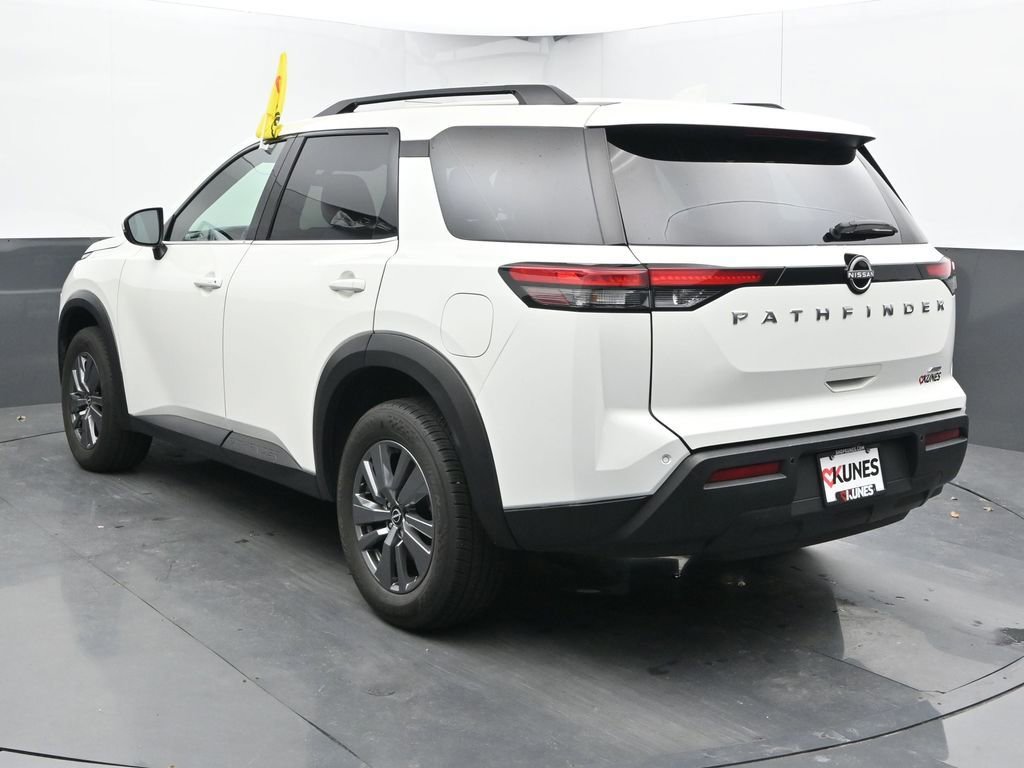 Used 2025 Nissan Pathfinder SV AWD/4WD image 9