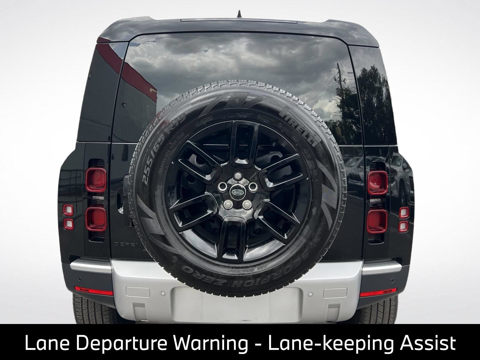 Used 2025 Land Rover Defender 110 S AWD/4WD image 10