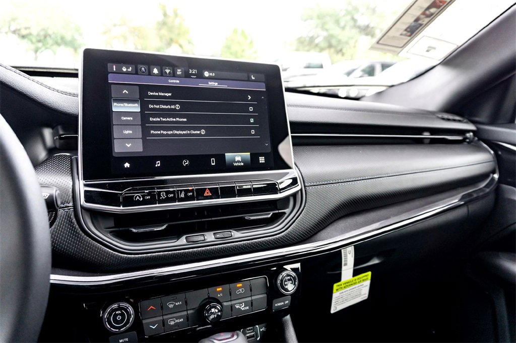 New 2026 Jeep Compass Latitude image 14