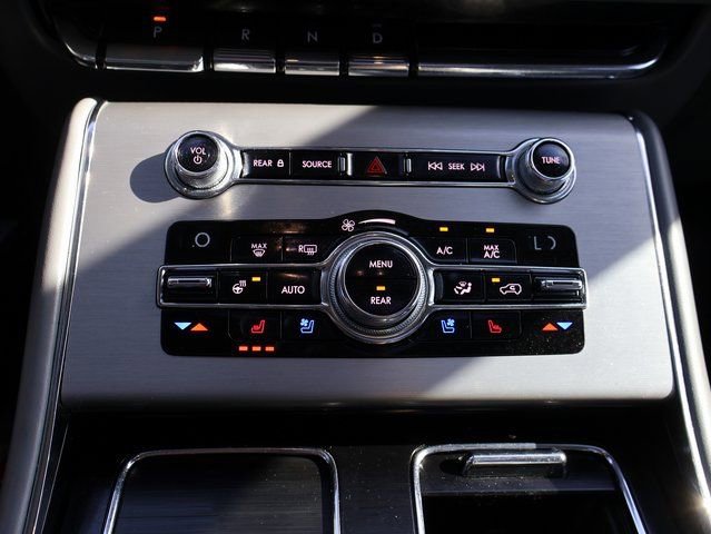 Used 2020 Lincoln Aviator Reserve w/ Equipment Group 201A image 27